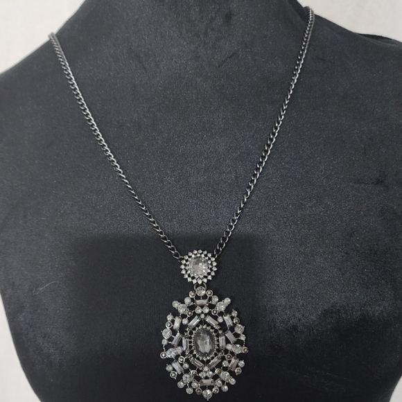 ANN TAYLOR Vintage Silver Tone Victorian Pendant Necklace - Picture 7 of 8